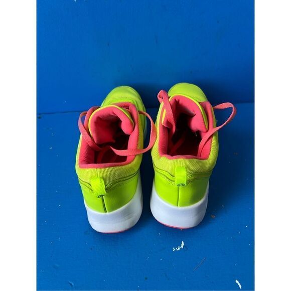 STRONG By Zumba Fly Fit Shoes -Womens size 9 A1F00070-GREN-9 - Picture 6 of 6